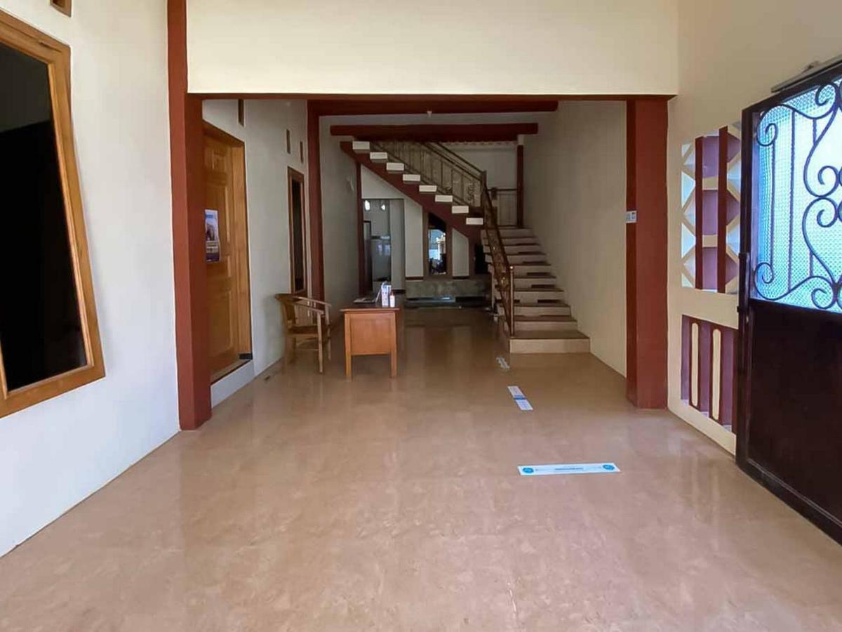 Palace Syariah Homestay Redpartner Banyuwangi  Bagian luar foto